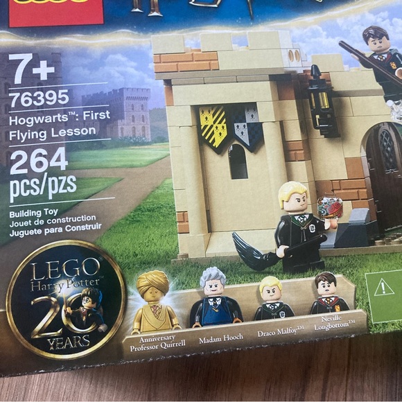 LEGO Harry Potter Hogswarts: First Flying Lesson 76395 Sealed, New in box - Picture 3 of 4